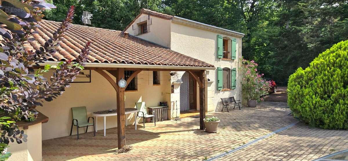 Maison à SARLIAC-SUR-L&#039;ISLE