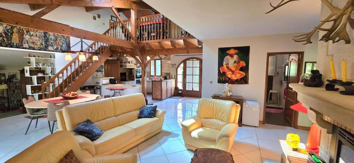 Maison à SARLIAC-SUR-L&#039;ISLE