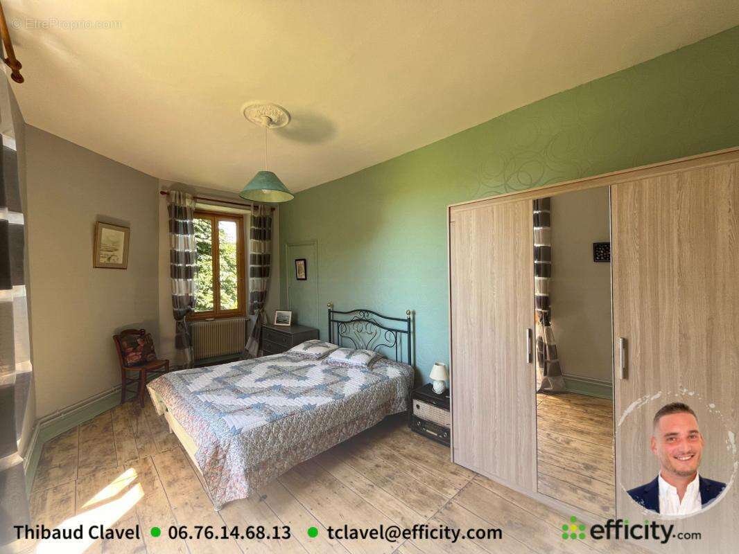 Maison à VILLEBOIS-LAVALETTE