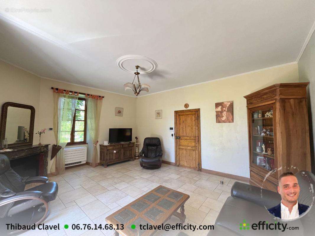 Maison à VILLEBOIS-LAVALETTE