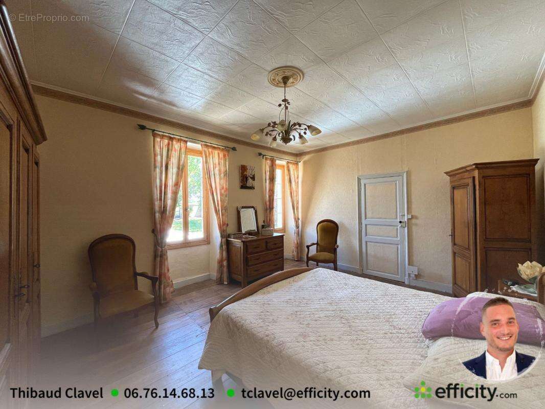 Maison à VILLEBOIS-LAVALETTE