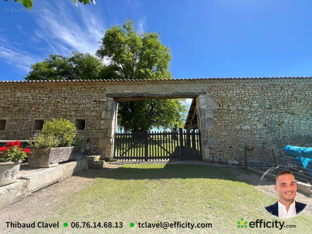 Maison à VILLEBOIS-LAVALETTE