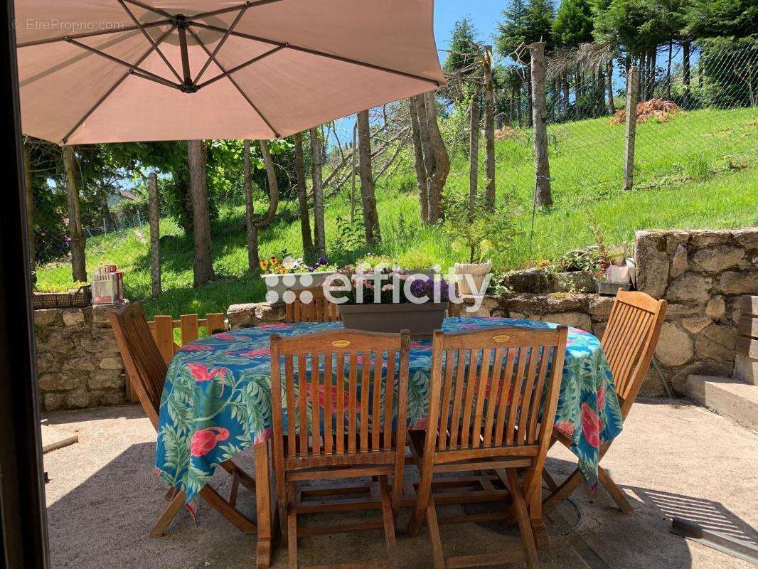 Maison à LA MONNERIE-LE-MONTEL