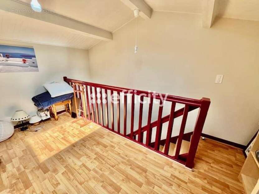 Maison à LA MONNERIE-LE-MONTEL