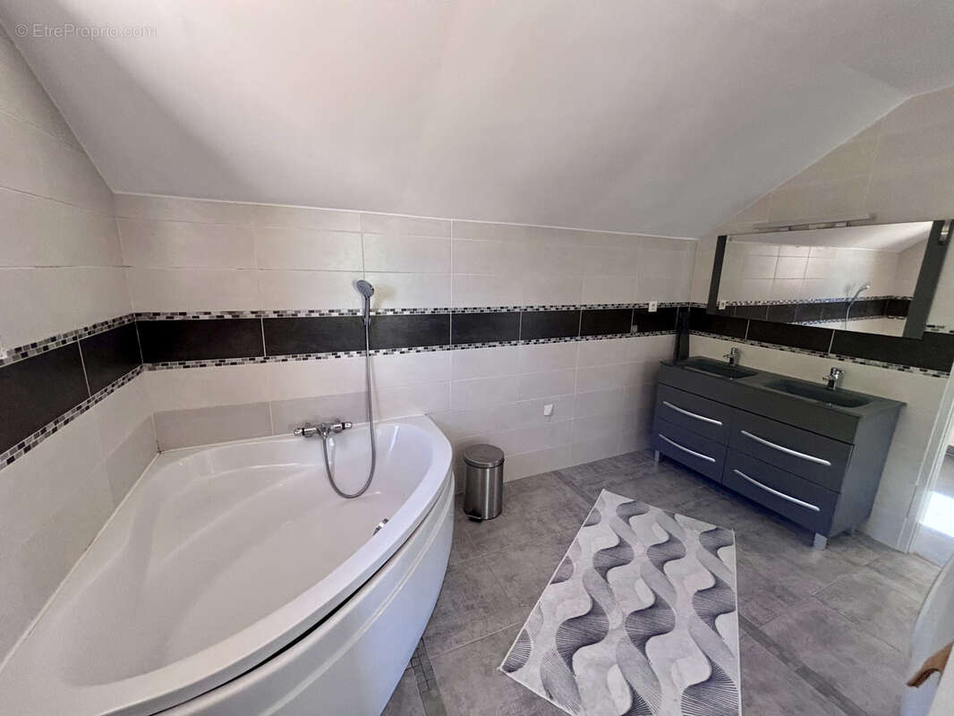 Maison à SAVINES-LE-LAC