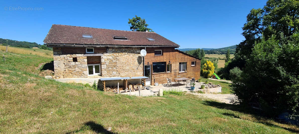 Maison à SAINT-DENIS-LES-MARTEL