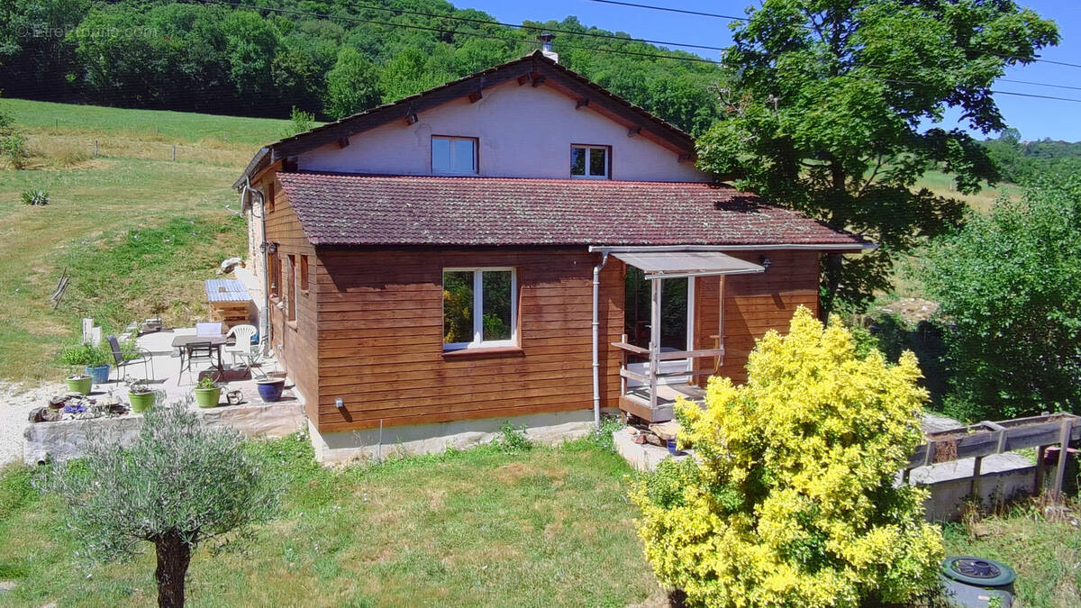 Maison à SAINT-DENIS-LES-MARTEL
