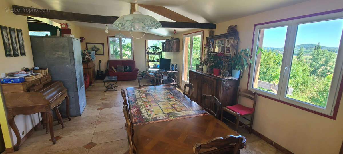 Maison à SAINT-DENIS-LES-MARTEL