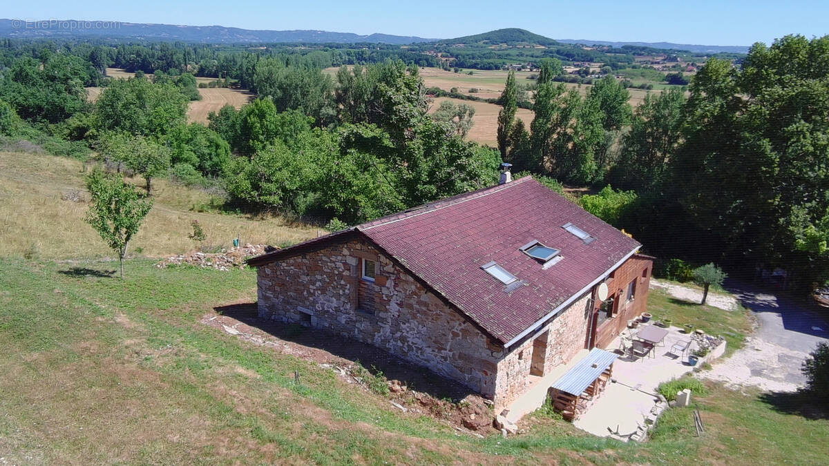 Maison à SAINT-DENIS-LES-MARTEL