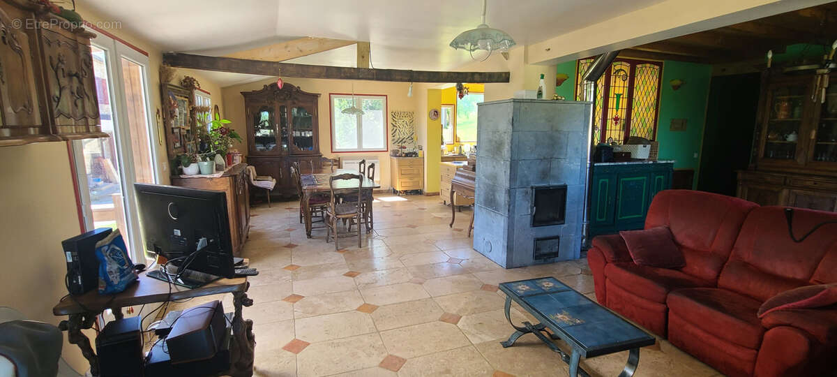 Maison à SAINT-DENIS-LES-MARTEL