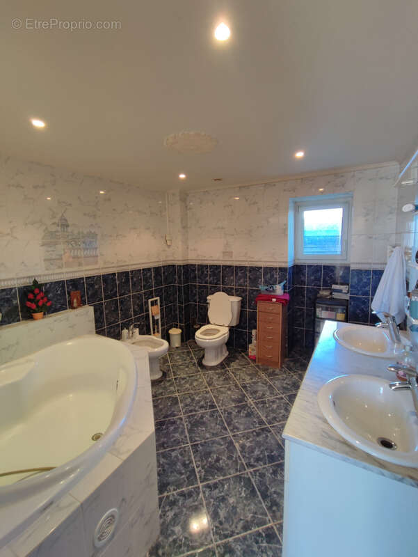 Maison à MONTEREAU-FAULT-YONNE