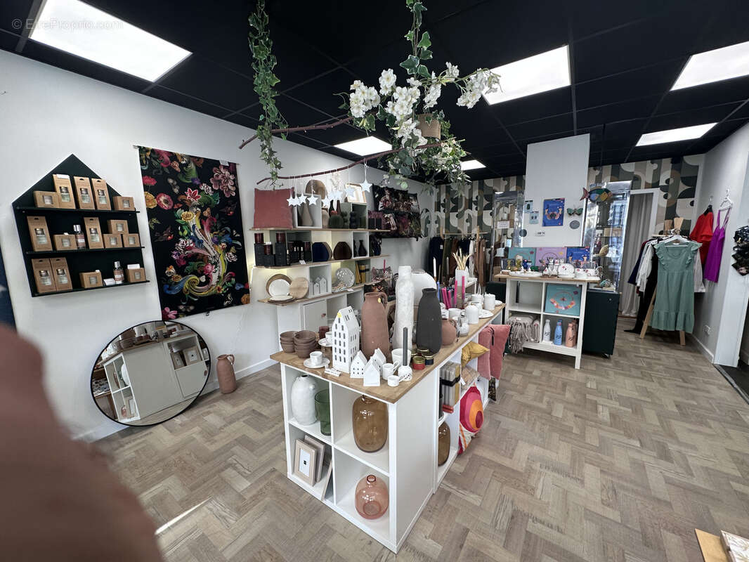 Commerce à LES SABLES-D&#039;OLONNE