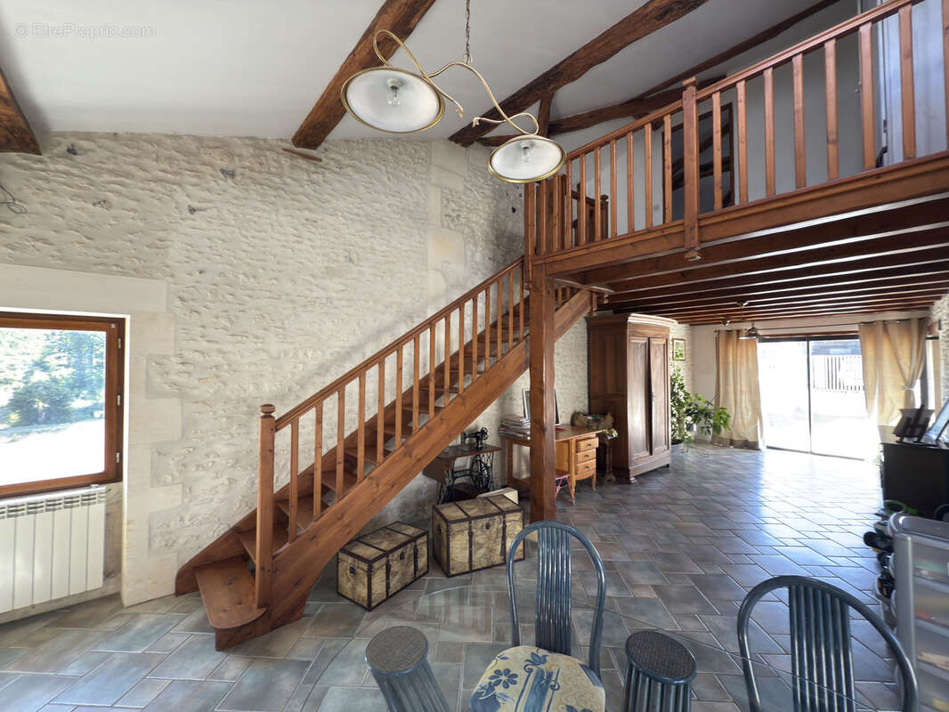 Maison à SAINT-CESAIRE