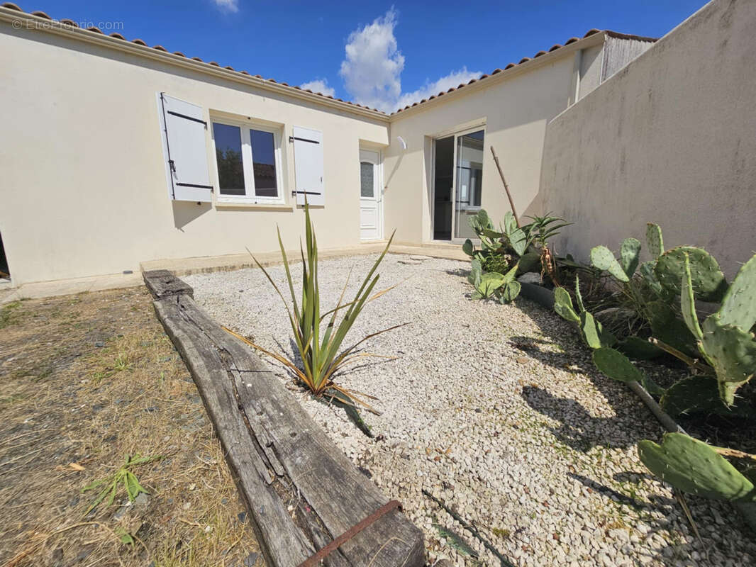 Maison à SAINT-CHRISTOPHE