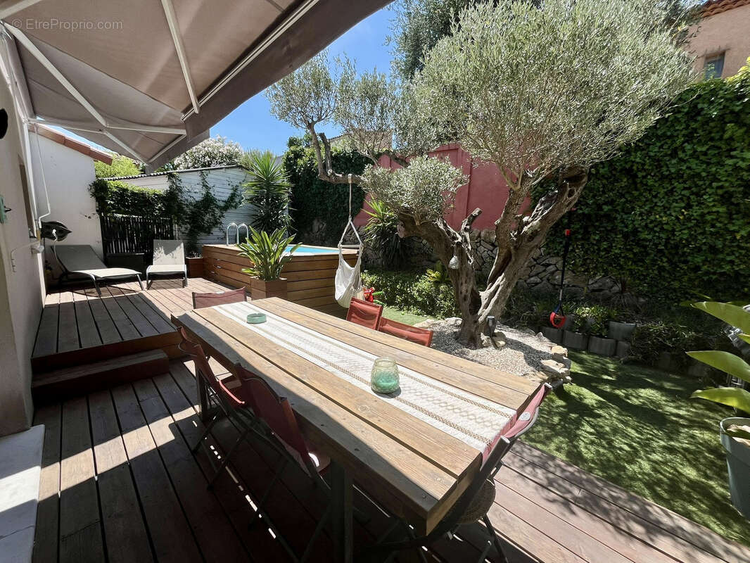 Maison à LE REVEST-LES-EAUX