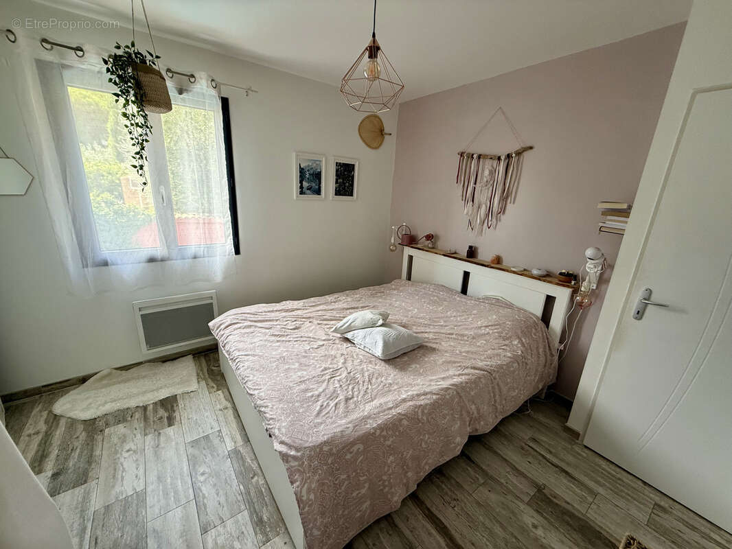 Maison à LE REVEST-LES-EAUX