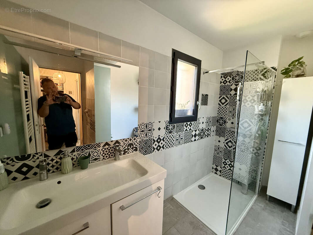 Maison à LE REVEST-LES-EAUX