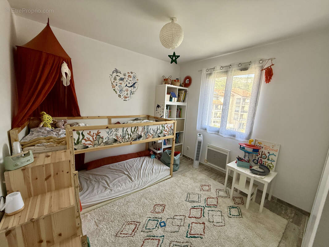 Maison à LE REVEST-LES-EAUX