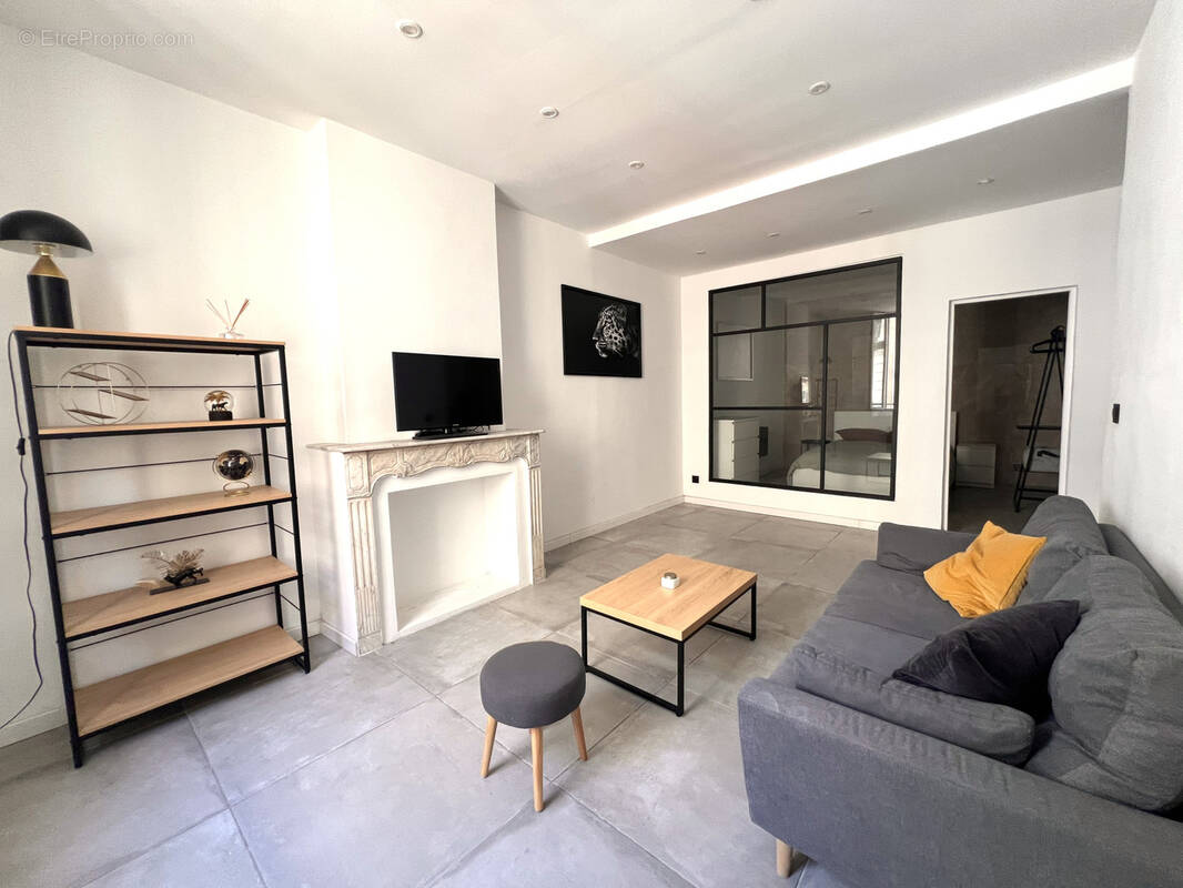 Appartement à MARSEILLE-6E