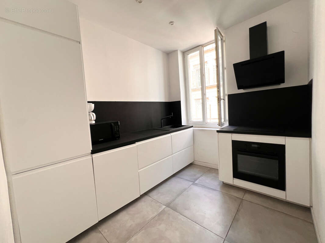 Appartement à MARSEILLE-6E