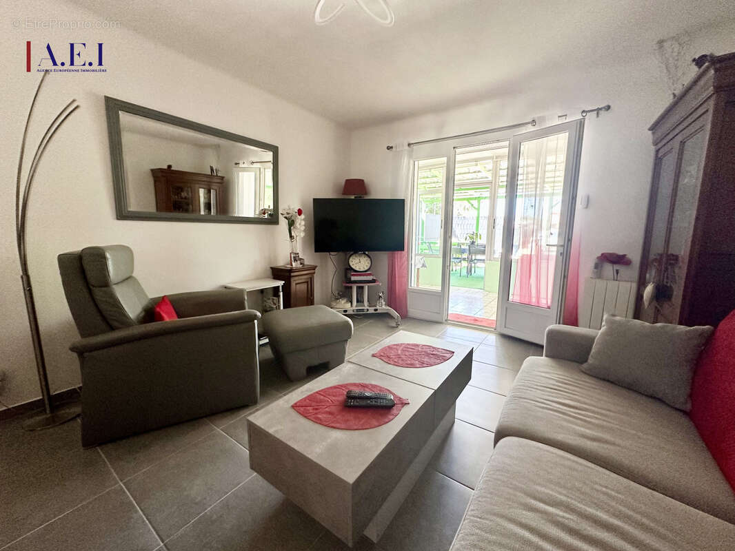 Appartement à SIX-FOURS-LES-PLAGES