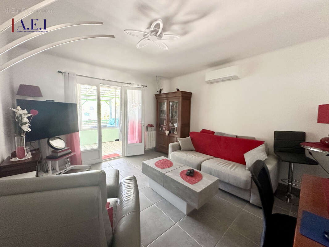 Appartement à SIX-FOURS-LES-PLAGES