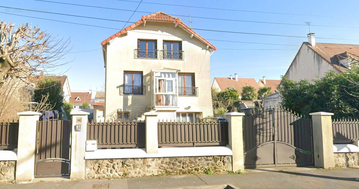 Maison à PARAY-VIEILLE-POSTE