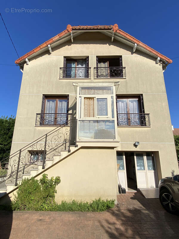 Maison à PARAY-VIEILLE-POSTE