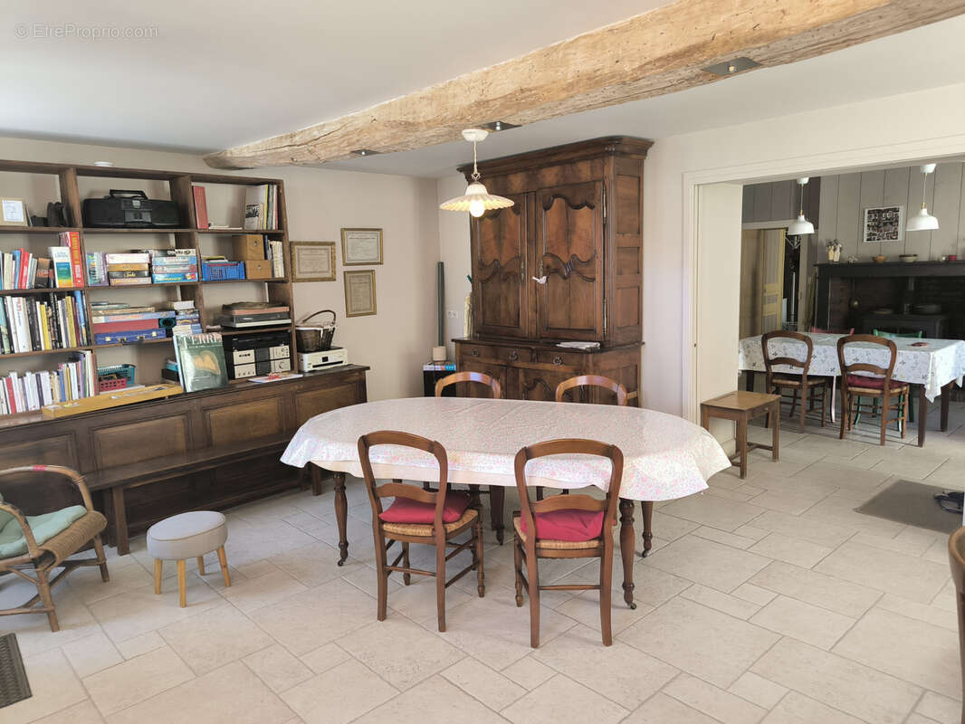 Maison à FLEURY-LA-VALLEE