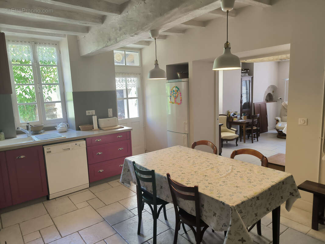 Maison à FLEURY-LA-VALLEE