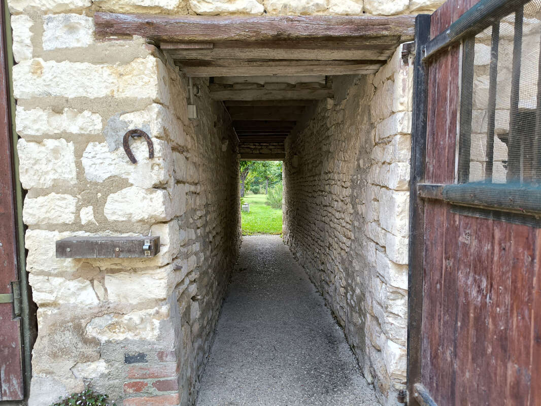 Maison à FLEURY-LA-VALLEE