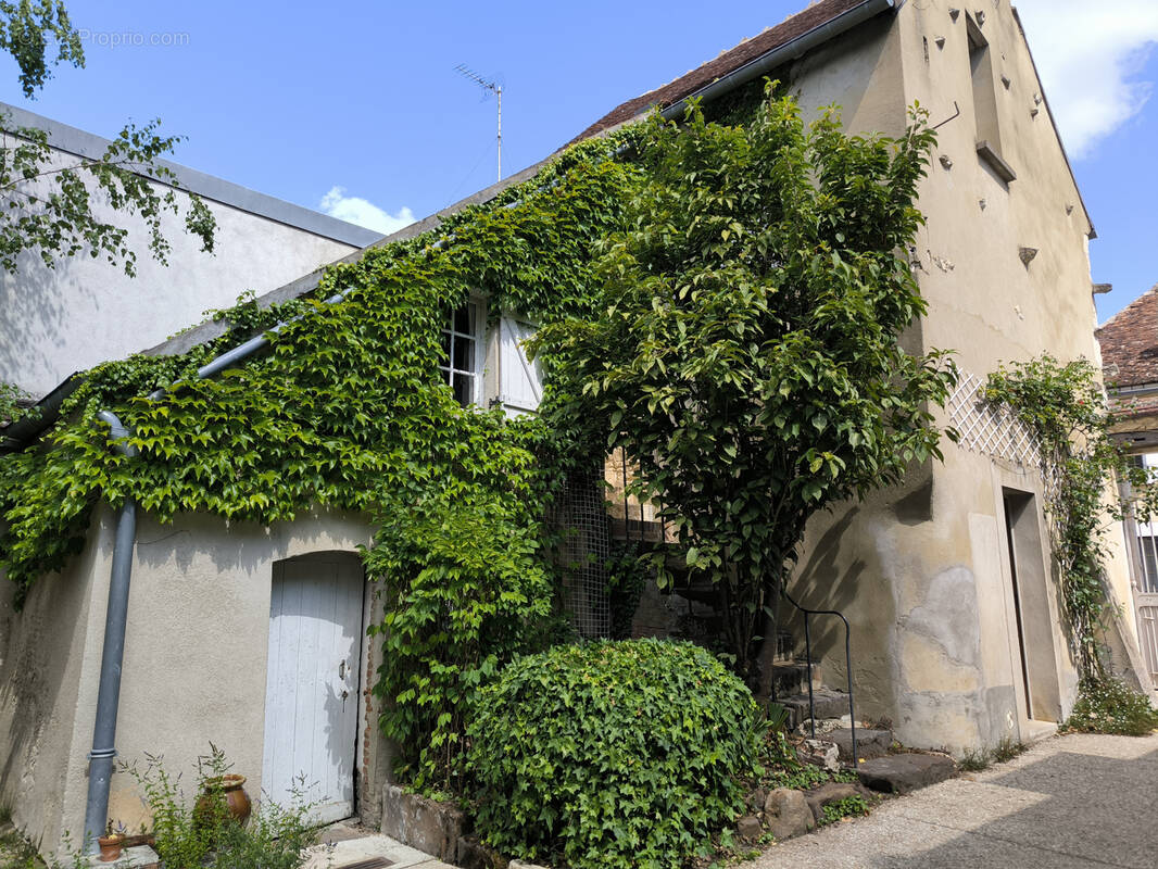 Maison à FLEURY-LA-VALLEE