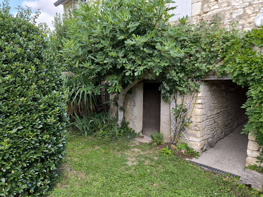 Maison à FLEURY-LA-VALLEE