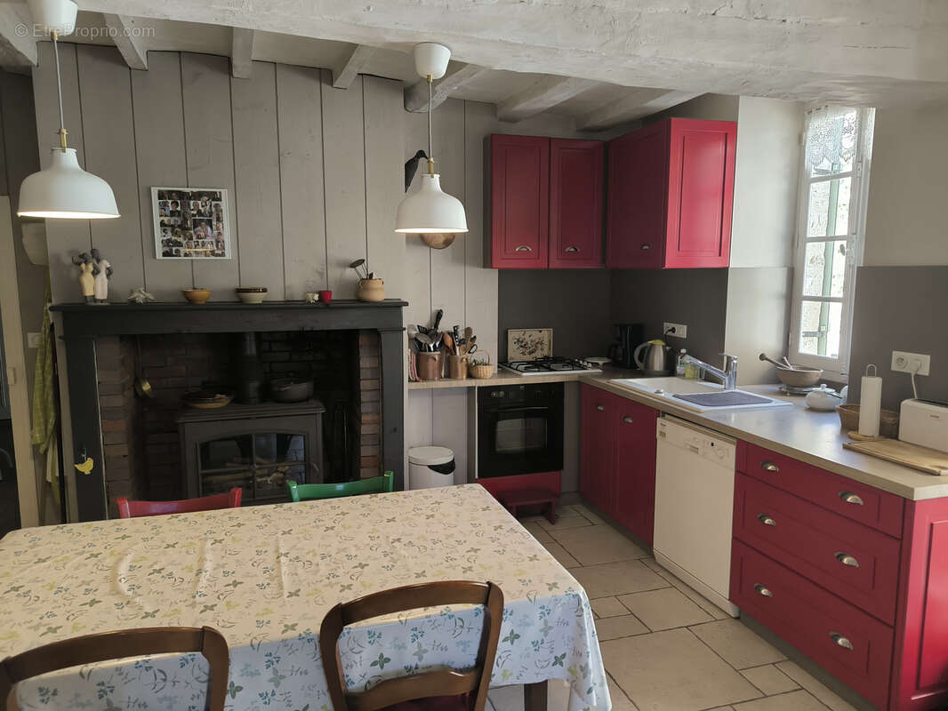 Maison à FLEURY-LA-VALLEE