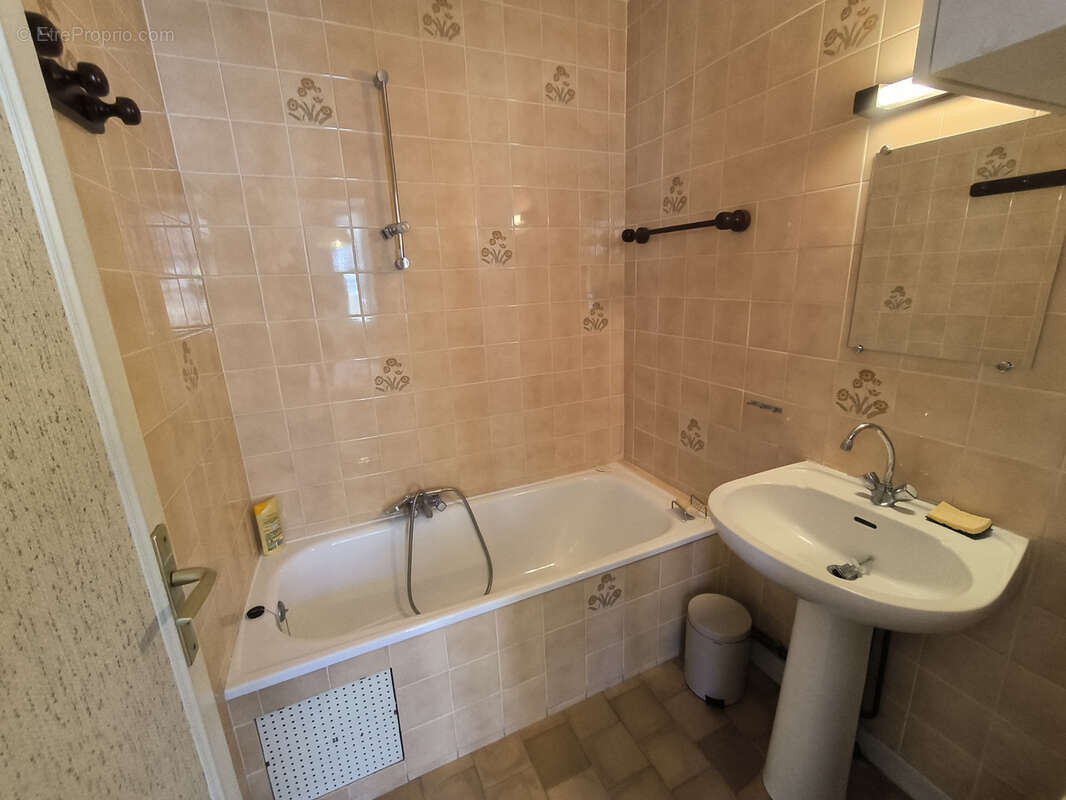 Maison à FLEURY-LA-VALLEE