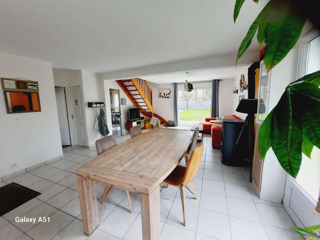 Maison à PELLOUAILLES-LES-VIGNES