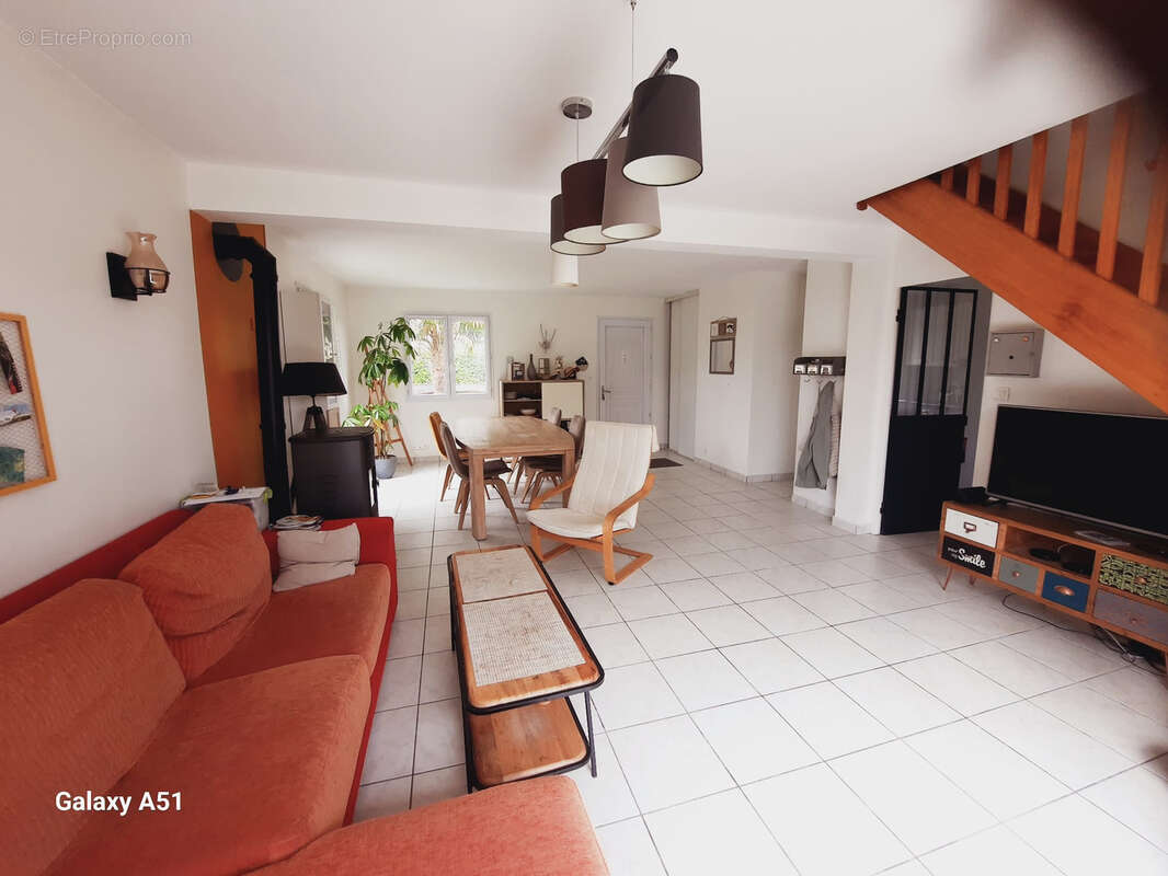 Maison à PELLOUAILLES-LES-VIGNES