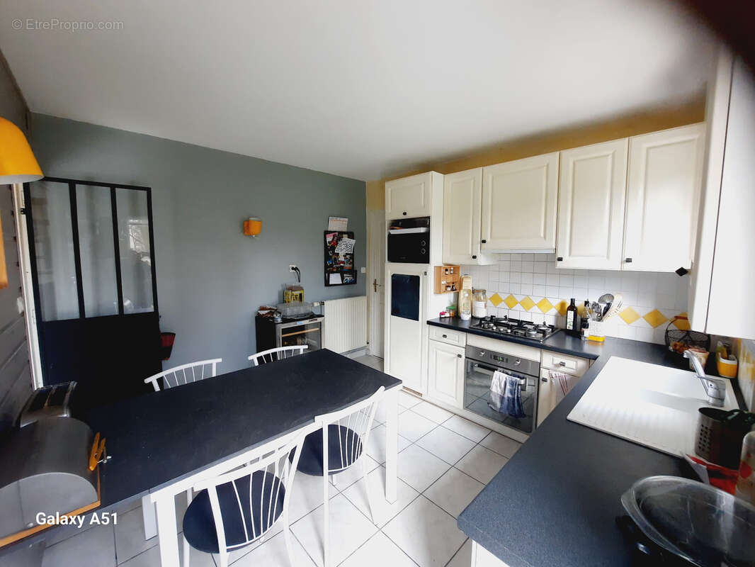 Maison à PELLOUAILLES-LES-VIGNES