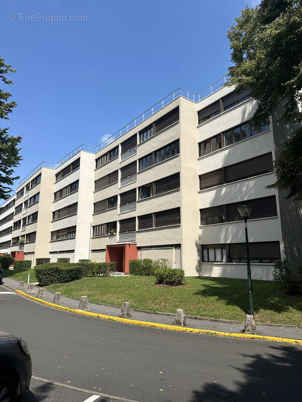 Appartement à VAUX-LE-PENIL