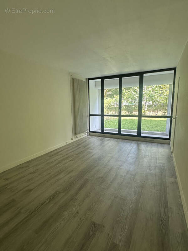 Appartement à VAUX-LE-PENIL