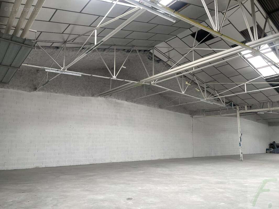 Commerce à LE TOUVET