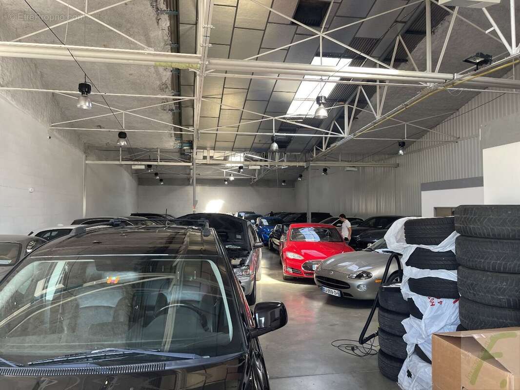 Commerce à LE TOUVET