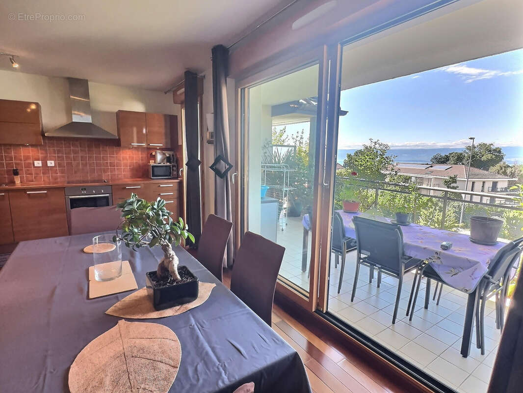 Appartement à EVIAN-LES-BAINS