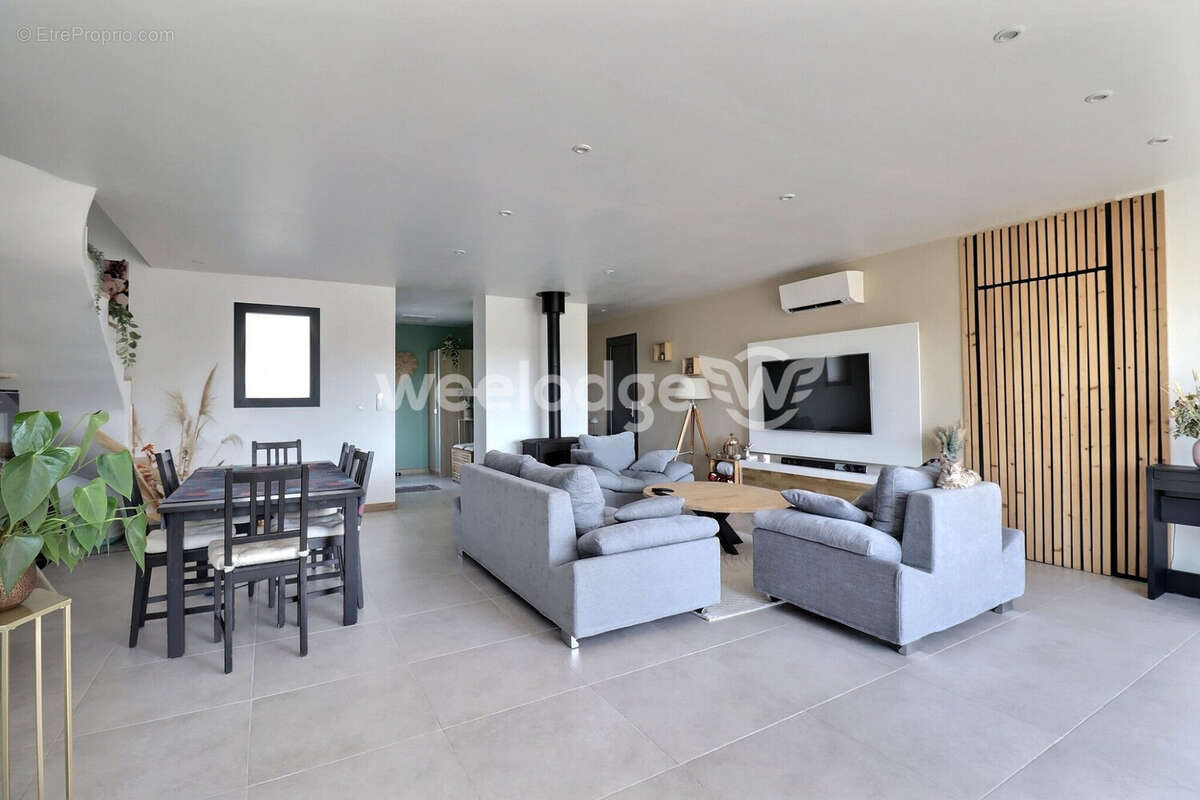 Maison à SAINT-CHAMAS