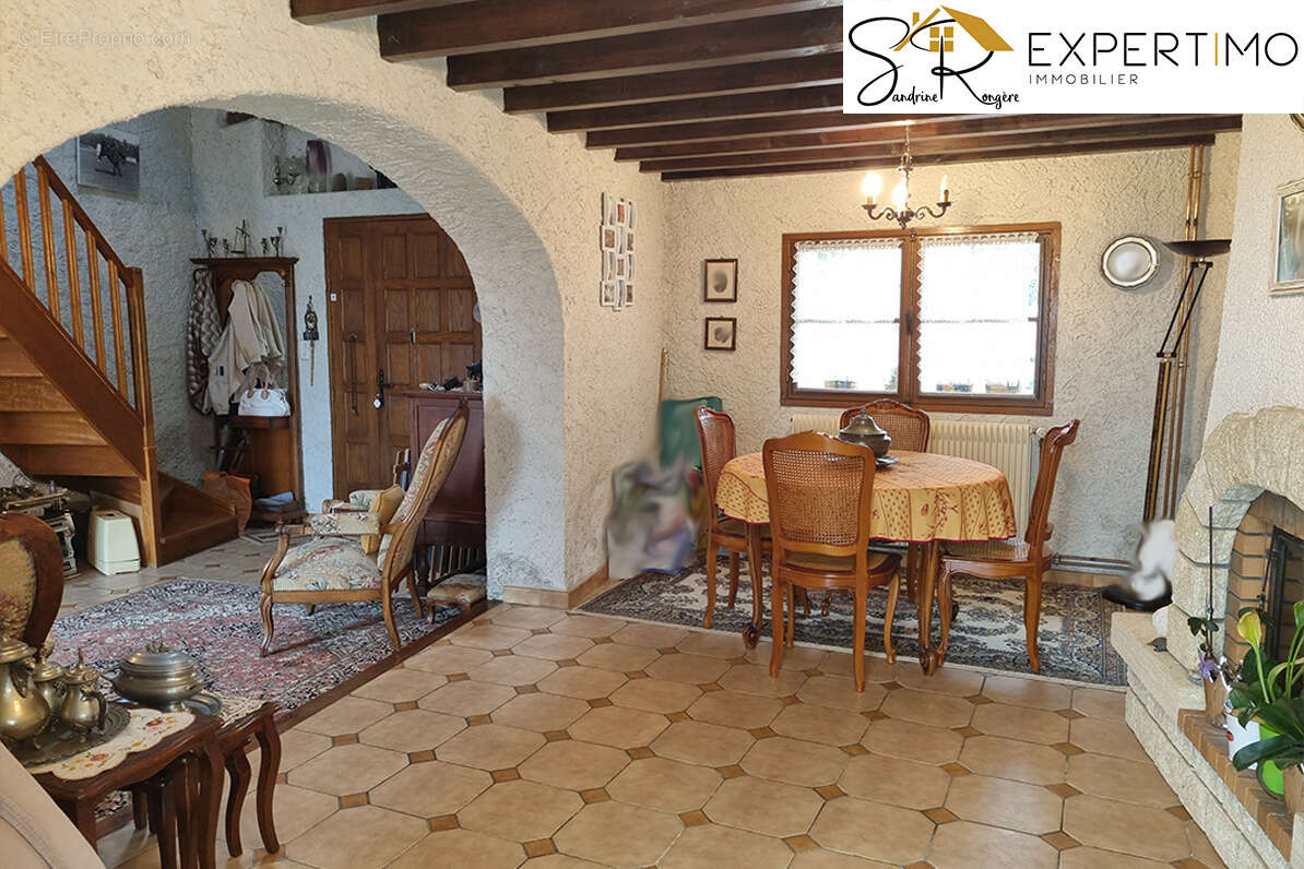 Maison à SAINT-QUINTIN-SUR-SIOULE