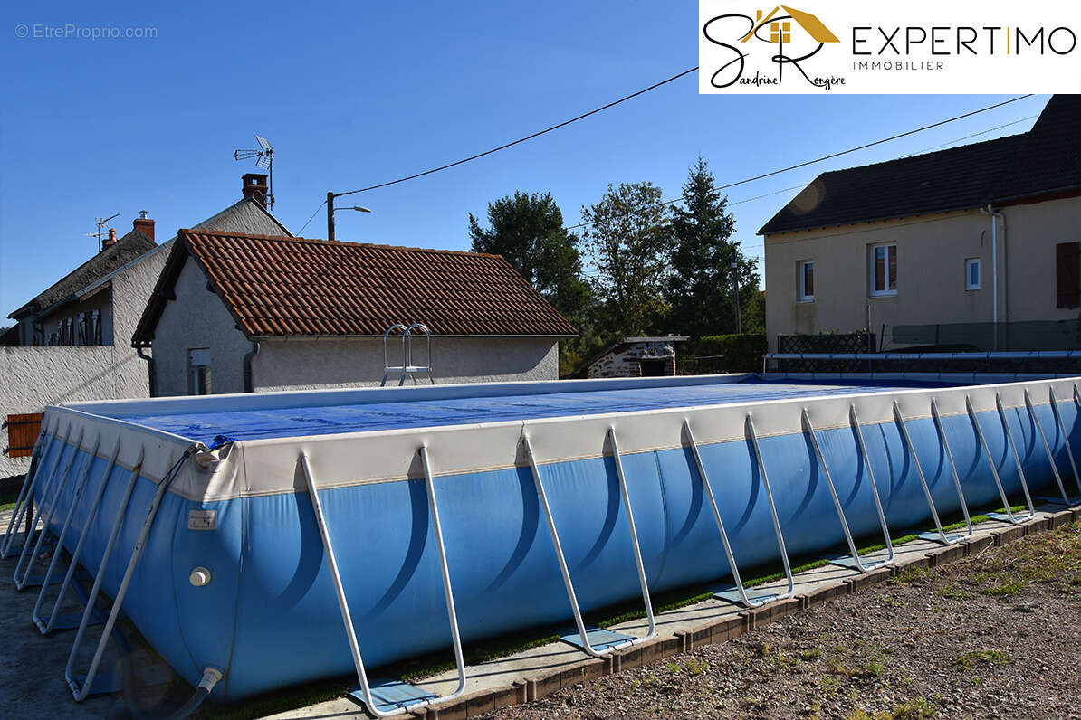 Maison à SAINT-QUINTIN-SUR-SIOULE