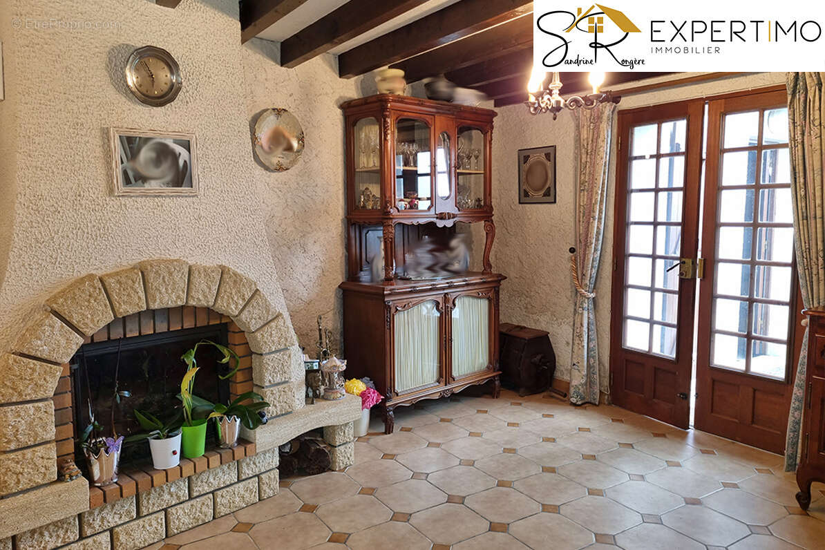 Maison à SAINT-QUINTIN-SUR-SIOULE