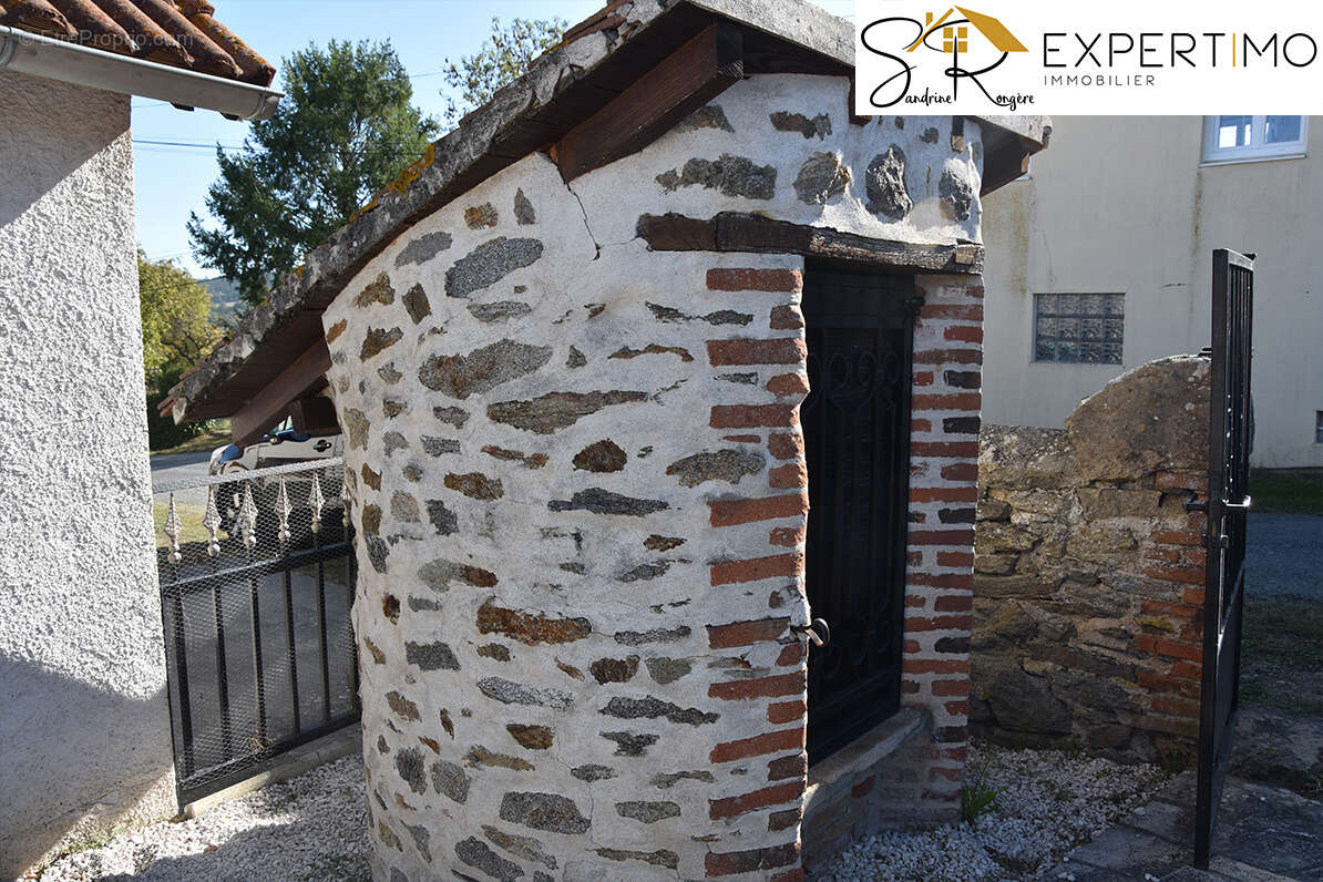 Maison à SAINT-QUINTIN-SUR-SIOULE