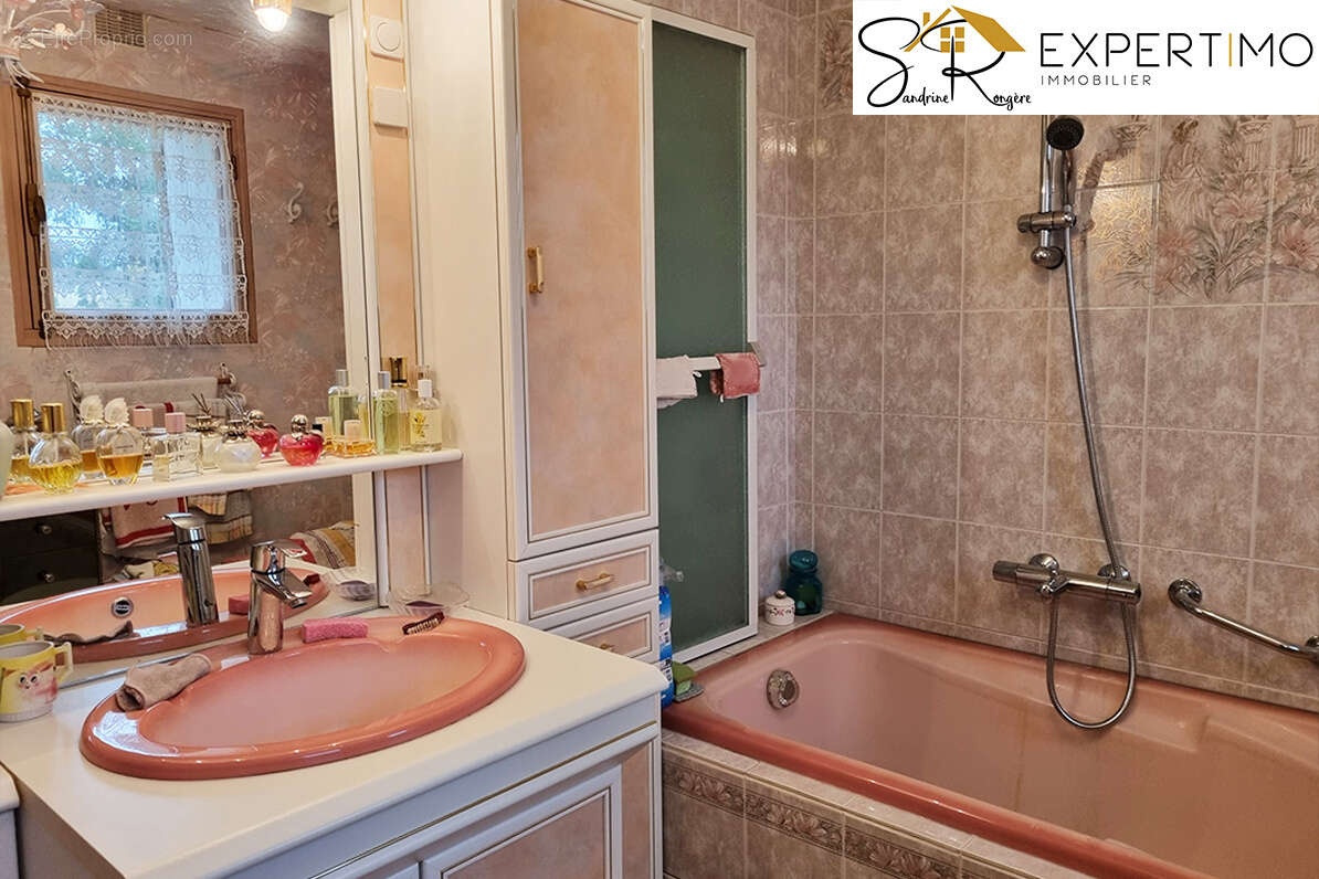 Maison à SAINT-QUINTIN-SUR-SIOULE