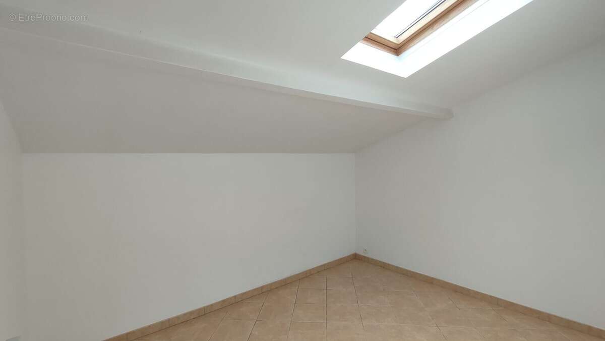 Maison à BRIZAMBOURG